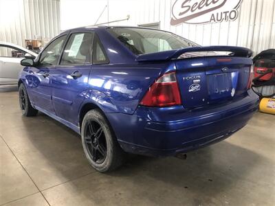 2006 Ford Focus ZX4 S   - Photo 6 - Saint Louis, MI 48880-9800