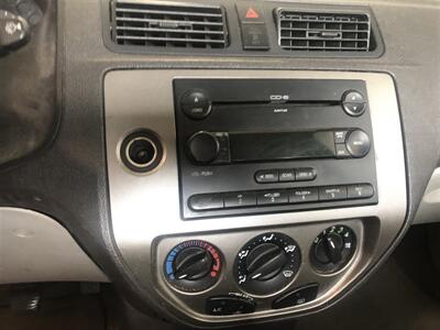 2006 Ford Focus ZX4 S   - Photo 12 - Saint Louis, MI 48880-9800
