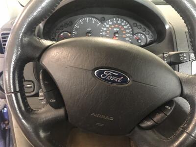 2006 Ford Focus ZX4 S   - Photo 9 - Saint Louis, MI 48880-9800