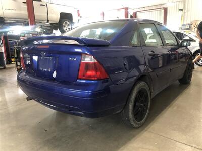 2006 Ford Focus ZX4 S   - Photo 5 - Saint Louis, MI 48880-9800