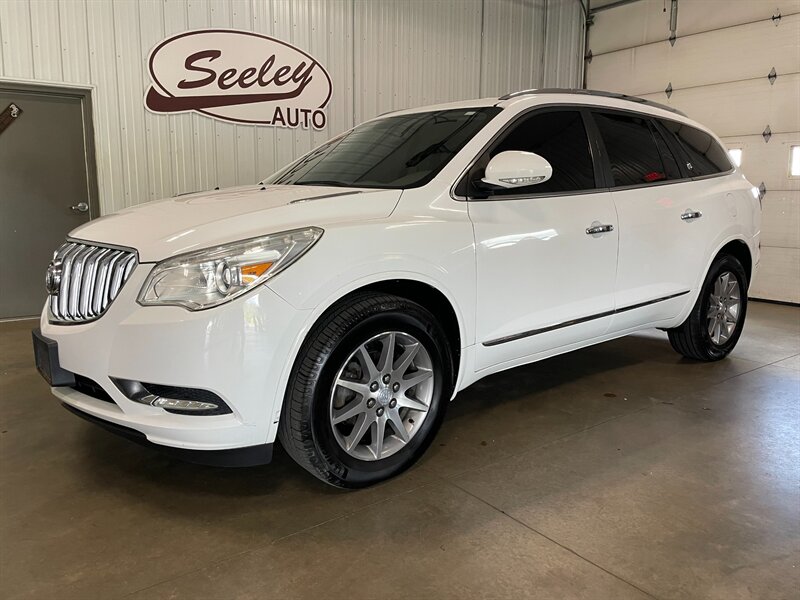 2017 Buick Enclave Convenience   - Photo 1 - Saint Louis, MI 48880-9800
