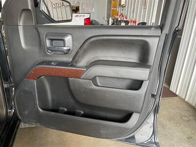 2015 GMC Sierra 1500 SLE   - Photo 16 - Saint Louis, MI 48880-9800