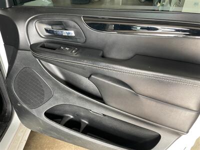 2016 Dodge Grand Caravan SE   - Photo 24 - Saint Louis, MI 48880-9800