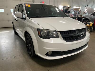2016 Dodge Grand Caravan SE   - Photo 4 - Saint Louis, MI 48880-9800