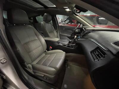 2017 Chevrolet Impala LT   - Photo 16 - Saint Louis, MI 48880-9800