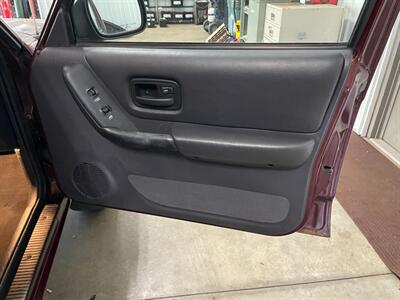 2000 Jeep Cherokee Sport   - Photo 18 - Saint Louis, MI 48880-9800