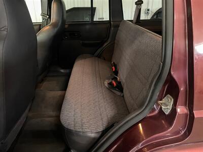 2000 Jeep Cherokee Sport   - Photo 14 - Saint Louis, MI 48880-9800