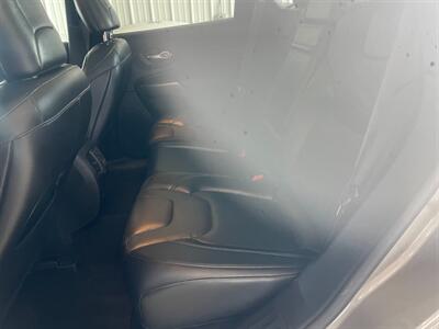 2019 Jeep Cherokee Limited   - Photo 18 - Saint Louis, MI 48880-9800