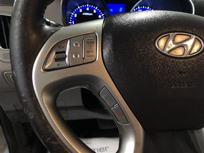 2012 Hyundai TUCSON GLS   - Photo 11 - Saint Louis, MI 48880-9800