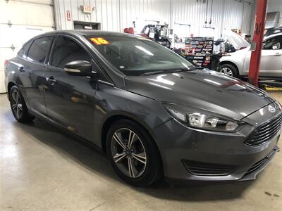 2016 Ford Focus SE   - Photo 4 - Saint Louis, MI 48880-9800