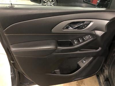 2020 Chevrolet Traverse LT Cloth   - Photo 26 - Saint Louis, MI 48880-9800