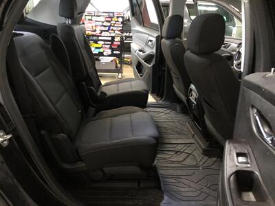 2020 Chevrolet Traverse LT Cloth   - Photo 22 - Saint Louis, MI 48880-9800