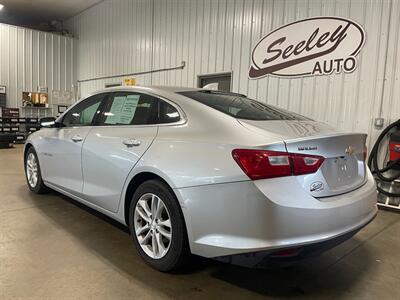 2018 Chevrolet Malibu LT   - Photo 3 - Saint Louis, MI 48880-9800