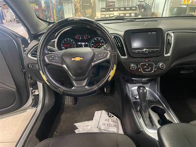 2018 Chevrolet Malibu LT   - Photo 7 - Saint Louis, MI 48880-9800
