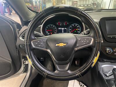 2018 Chevrolet Malibu LT   - Photo 8 - Saint Louis, MI 48880-9800