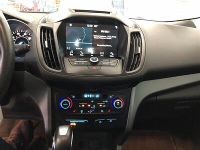 2018 Ford Escape SEL   - Photo 11 - Saint Louis, MI 48880-9800