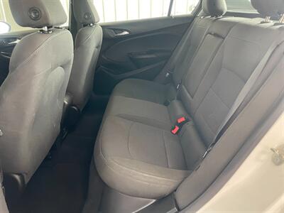 2019 Chevrolet Cruze LT   - Photo 16 - Saint Louis, MI 48880-9800