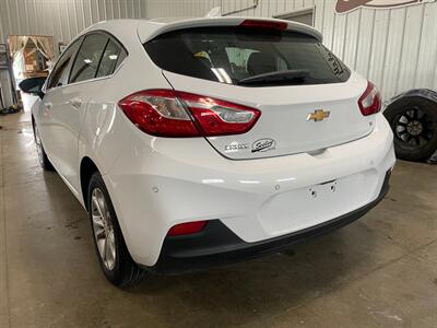 2019 Chevrolet Cruze LT   - Photo 3 - Saint Louis, MI 48880-9800