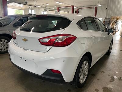 2019 Chevrolet Cruze LT   - Photo 6 - Saint Louis, MI 48880-9800