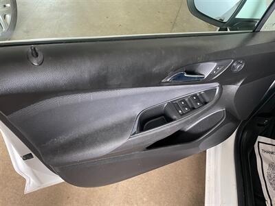 2019 Chevrolet Cruze LT   - Photo 19 - Saint Louis, MI 48880-9800
