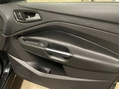 2016 Ford Escape SE   - Photo 19 - Saint Louis, MI 48880-9800