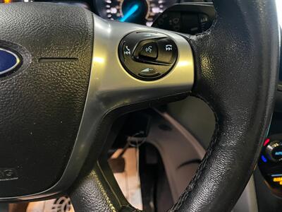 2016 Ford Escape SE   - Photo 4 - Saint Louis, MI 48880-9800