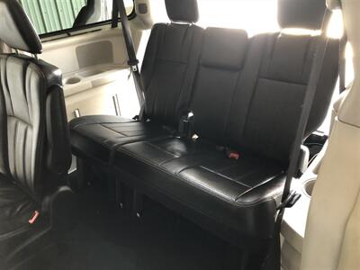 2016 Chrysler Town & Country Touring-L   - Photo 18 - Saint Louis, MI 48880-9800