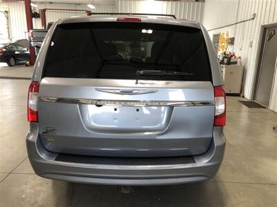 2016 Chrysler Town & Country Touring-L   - Photo 28 - Saint Louis, MI 48880-9800