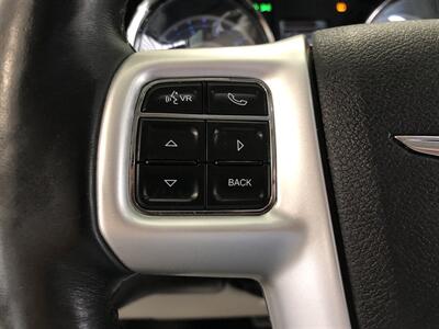 2016 Chrysler Town & Country Touring-L   - Photo 10 - Saint Louis, MI 48880-9800