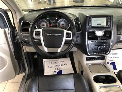 2016 Chrysler Town & Country Touring-L   - Photo 8 - Saint Louis, MI 48880-9800