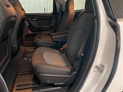 2017 Chevrolet Traverse LT - Photo 17 - Saint Louis, MI 48880-9800