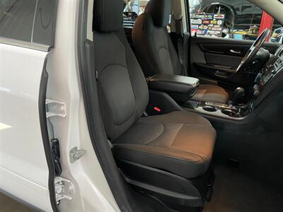2017 Chevrolet Traverse LT - Photo 19 - Saint Louis, MI 48880-9800
