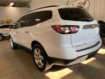 2017 Chevrolet Traverse LT - Photo 3 - Saint Louis, MI 48880-9800