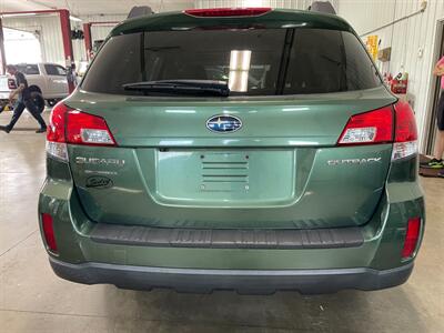 2013 Subaru Outback 2.5i Premium - Photo 7 - Saint Louis, MI 48880-9800