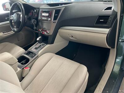 2013 Subaru Outback 2.5i Premium - Photo 20 - Saint Louis, MI 48880-9800