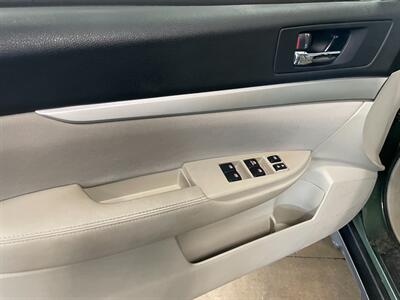 2013 Subaru Outback 2.5i Premium - Photo 22 - Saint Louis, MI 48880-9800