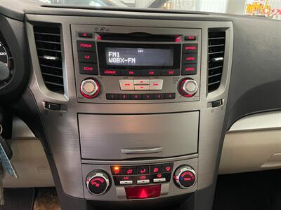 2013 Subaru Outback 2.5i Premium - Photo 14 - Saint Louis, MI 48880-9800