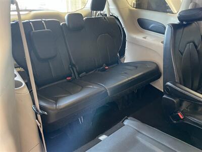 2019 Chrysler Pacifica Touring L - Photo 20 - Saint Louis, MI 48880-9800