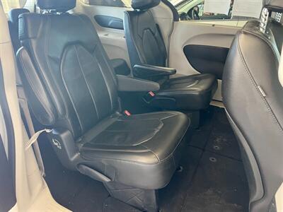 2019 Chrysler Pacifica Touring L - Photo 19 - Saint Louis, MI 48880-9800