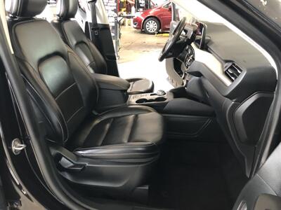 2021 Ford Escape SEL   - Photo 17 - Saint Louis, MI 48880-9800