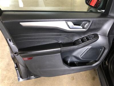 2021 Ford Escape SEL   - Photo 20 - Saint Louis, MI 48880-9800