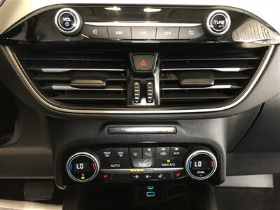 2021 Ford Escape SEL   - Photo 13 - Saint Louis, MI 48880-9800