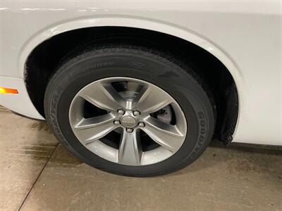 2020 Dodge Challenger SXT   - Photo 20 - Saint Louis, MI 48880-9800