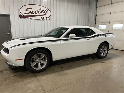 2020 Dodge Challenger SXT   - Photo 2 - Saint Louis, MI 48880-9800