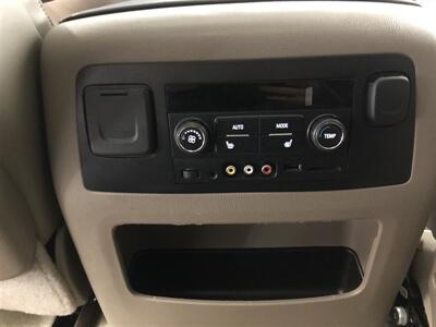 2016 Chevrolet Suburban LTZ   - Photo 29 - Saint Louis, MI 48880-9800