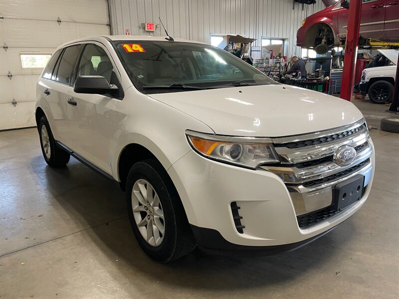 2014 Ford Edge SE - Photo 4 - Saint Louis, MI 48880-9800