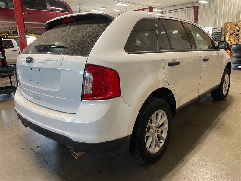 2014 Ford Edge SE - Photo 6 - Saint Louis, MI 48880-9800