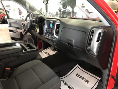 2017 Chevrolet Silverado 1500 LT   - Photo 19 - Saint Louis, MI 48880-9800