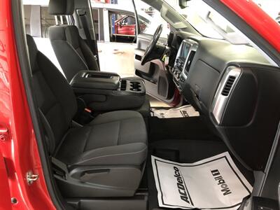 2017 Chevrolet Silverado 1500 LT   - Photo 17 - Saint Louis, MI 48880-9800