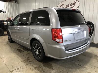 2017 Dodge Grand Caravan GT   - Photo 3 - Saint Louis, MI 48880-9800